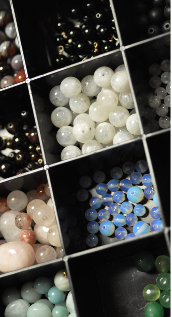 Marie Gonon bijoux création Saint-Etienne Loire - photo de perles en stock - matériaux